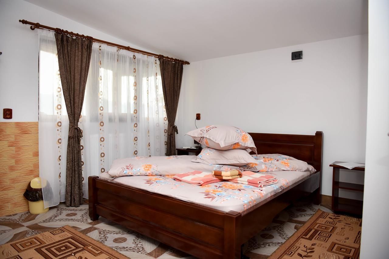Casa Edy Hotel Colibiţa Екстериор снимка